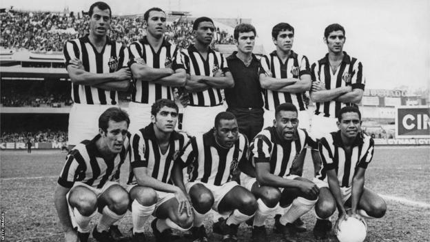 Santos pre-match team photo