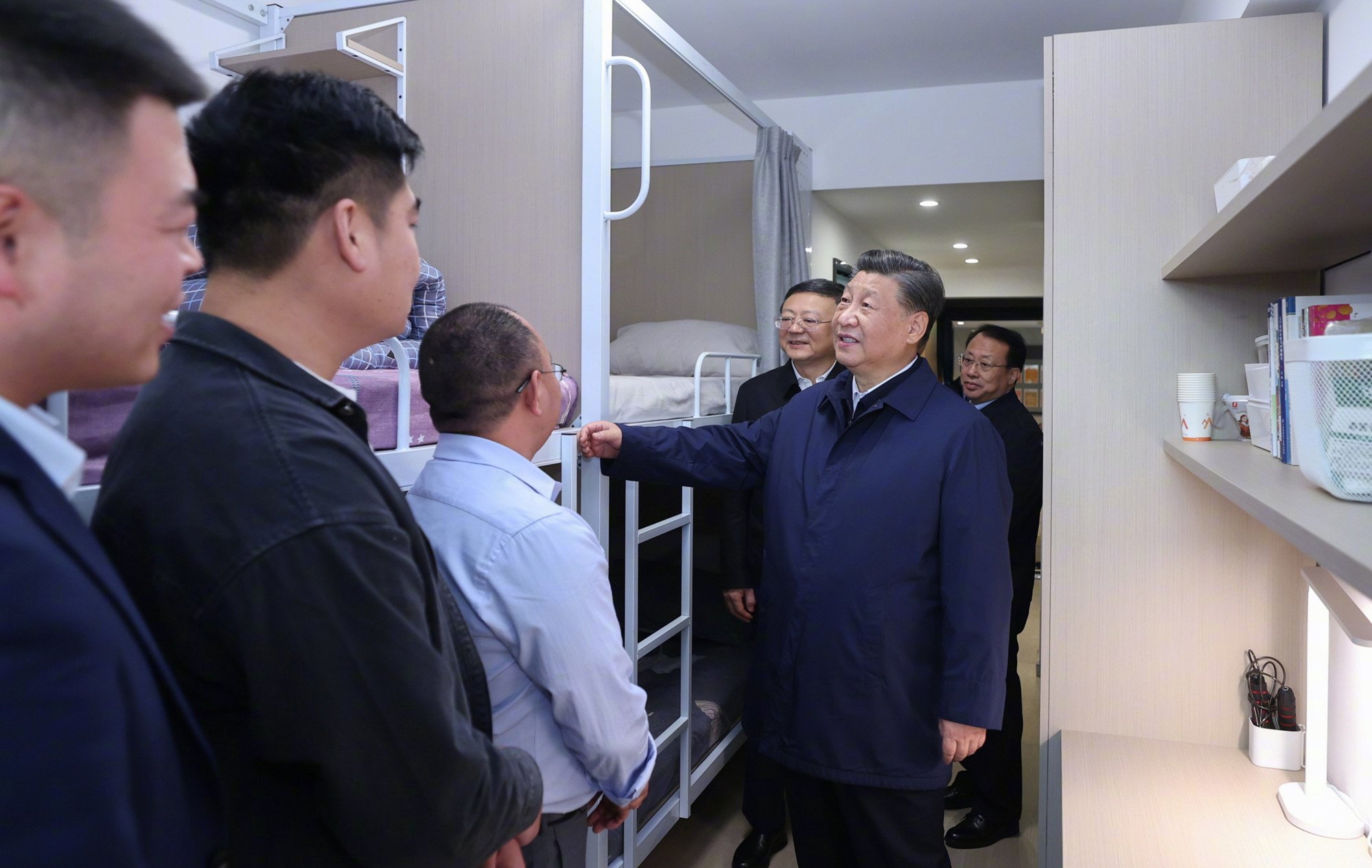 The Chinse leader also visited a project providing affordable accomodation to migrant workers. Photo: Xinhua