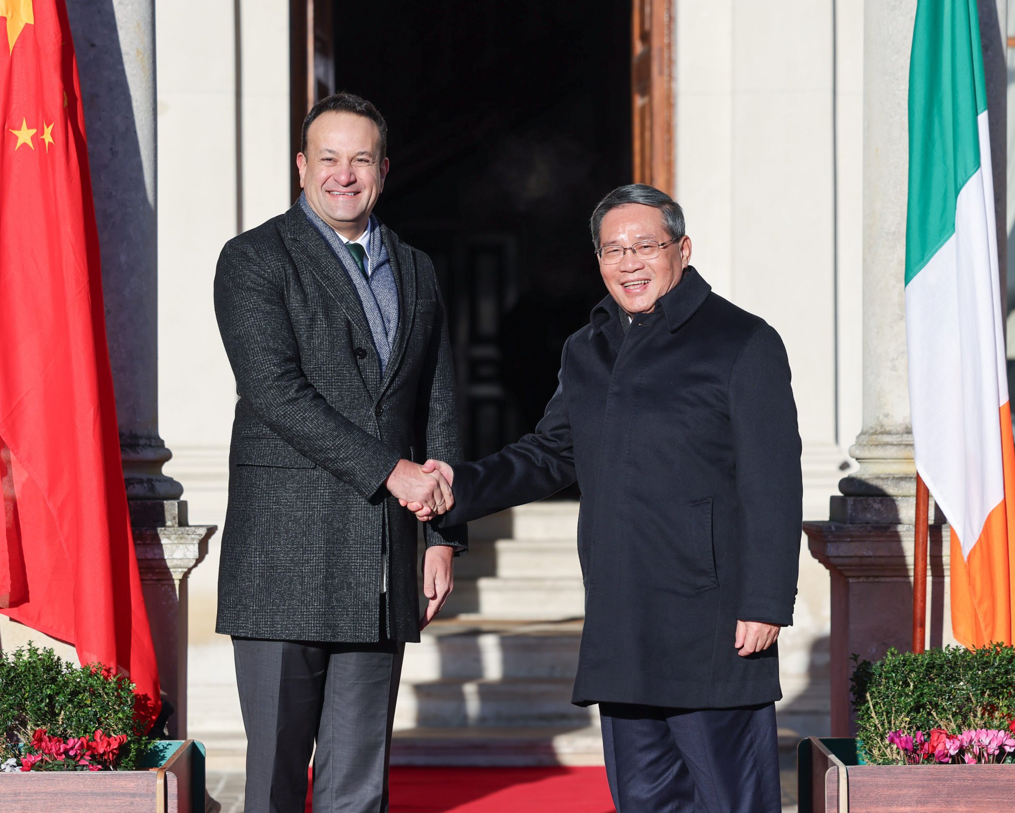 Irish Taoiseach Leo Varadkar with Li ahead of their discussions on Wednesday at Farmleigh House, the official Irish state guest house, in Dublin. Photo: Xinhua