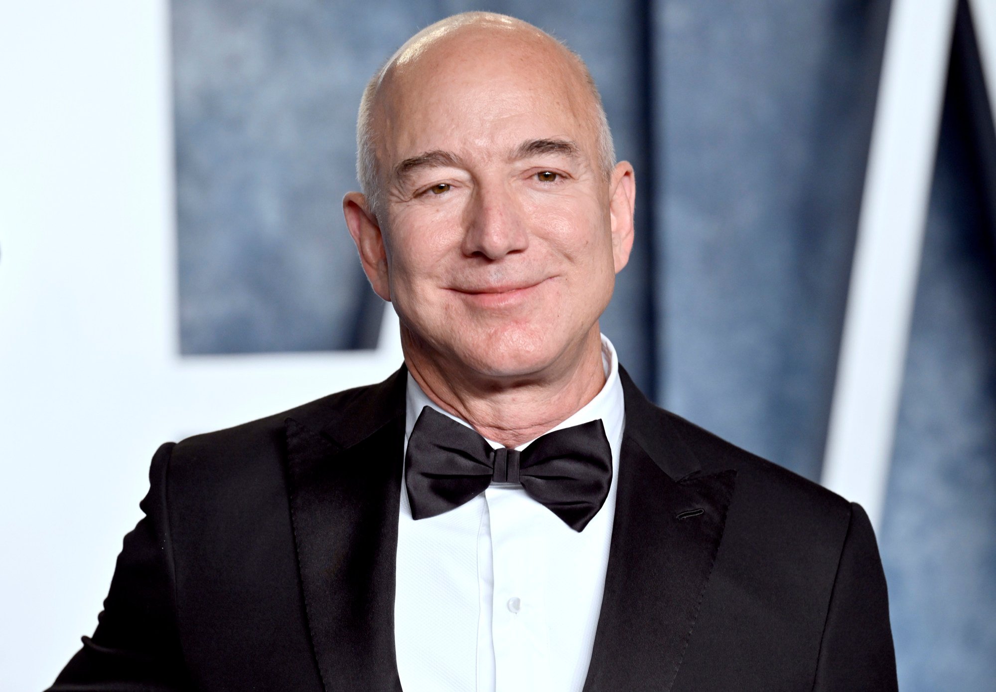 Jeff Bezos net worth is just US$15 billion behind Musk, threatening his crown as the world’s richest person. Photo: AP