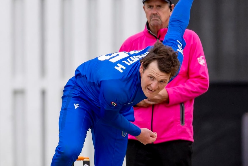 Harry Manenti bowling for Italy 