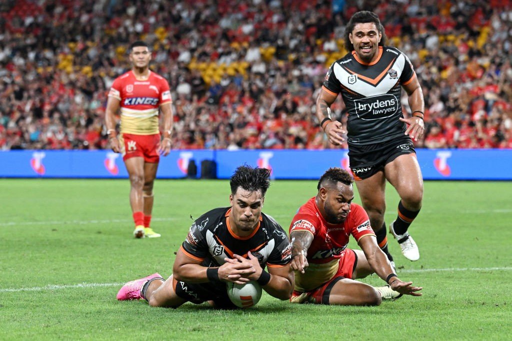 Solomona Faataape scores a try against the Dolphins.