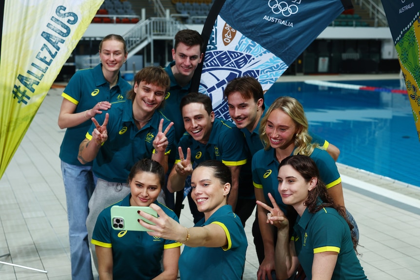 The Australian Diving team pose for a selfie