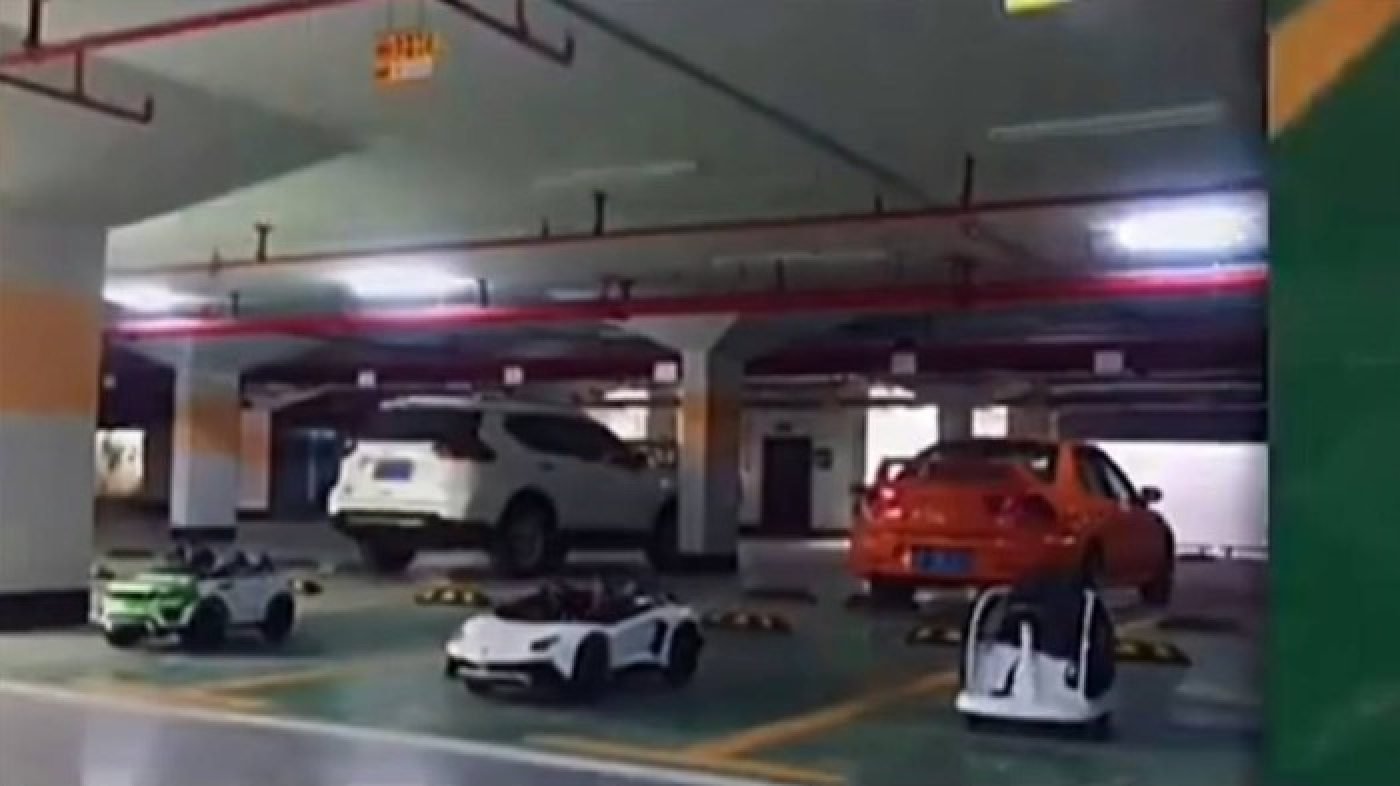 The expensive toy cars occupied three parking spots, infuriating some local residents. Photo: Weibo