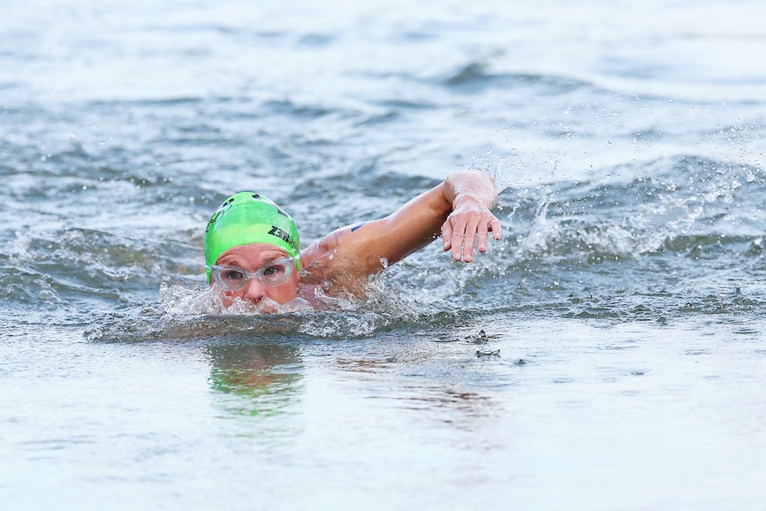 Flora Duffy swimming in the River Seien during the Paris Olympic triathlon
