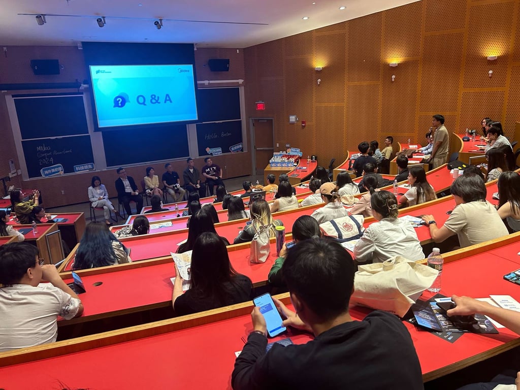 A large portion of the nearly 100 prospective job applicants attending the recruitment event at MIT were mainland students enrolled in Boston-area universities. Photo: SCMP