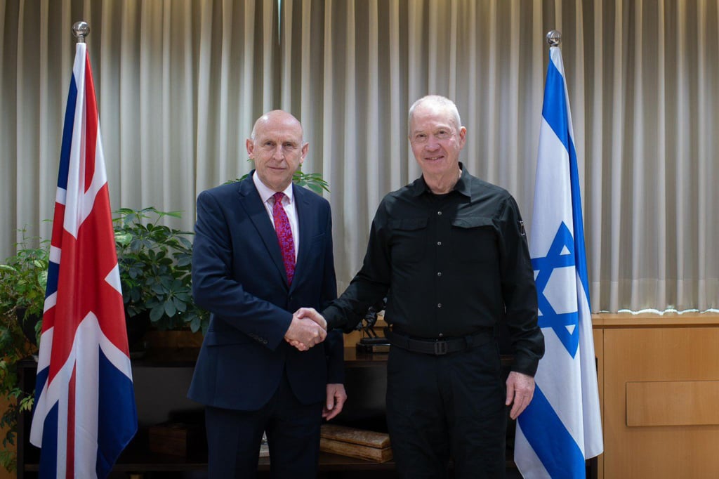 Israeli Minister of Defense Yoav Gallant (R) meets with Secretary of State for Defence of the United Kingdom John Healey. Healey called for an immediate ceasefire and for all sides to show “restraint” and “dial down the tension at this critical moment”. Photo: ZUMA