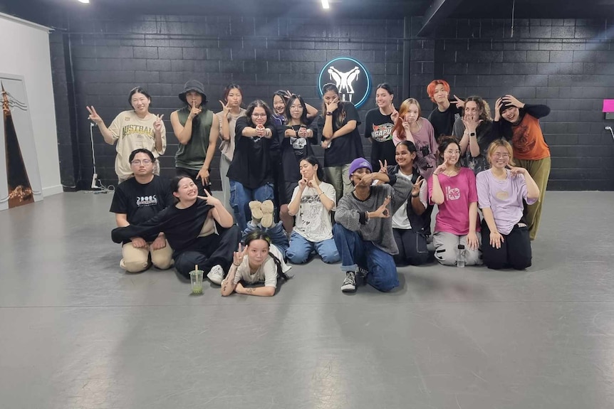 Mihika Samaratunga dance crew