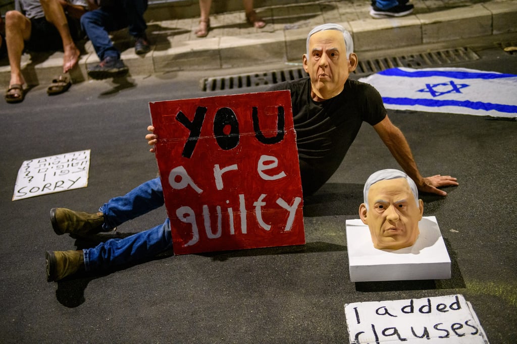 A protester wearing a mask of Israeli Prime Minister Benjamin Netanyahu attends a demonstration against Netanyahu’s policies and the government’s actions in Gaza, on August 31, 2024. The protesters called for immediate elections and a change in overall policy. Speakers at the demonstration demanded immediate steps to release the hostages who have been held for 330 days. Photo: dpa