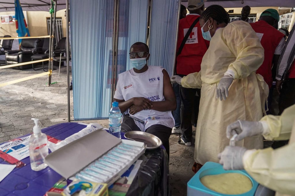 A doctor administers the mpox vaccine during the launch of the vaccine campaign at the General Hospital of Goma in Democratic Republic of Congo on Saturday. Photo: AFP A doctor administers the mpox vaccine during the launch of the vaccine campaign at the General Hospital of Goma in Democratic Republic of Congo on Saturday. Photo: AFP