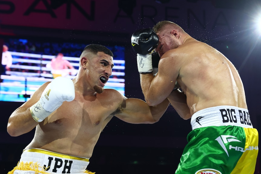 Justis Huni punches Joe Goodall