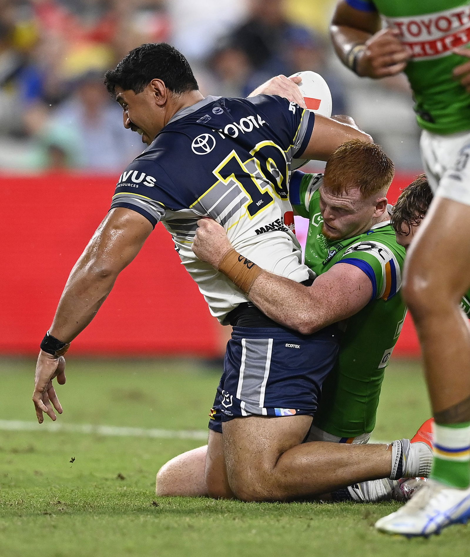 Horsburgh blatantly held on to Cowboys forward Jason Taumalolo