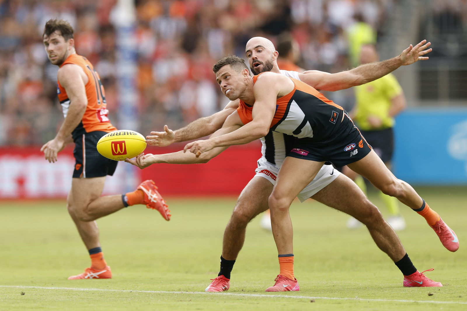 Josh Kelly has been excellent for the Giants through the first three quarters.