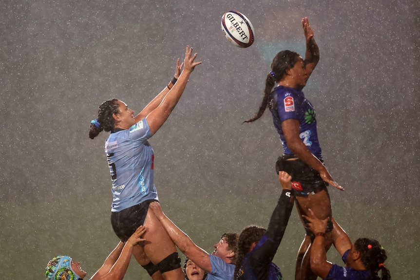 Annabelle Codey catches the ball at a line out
