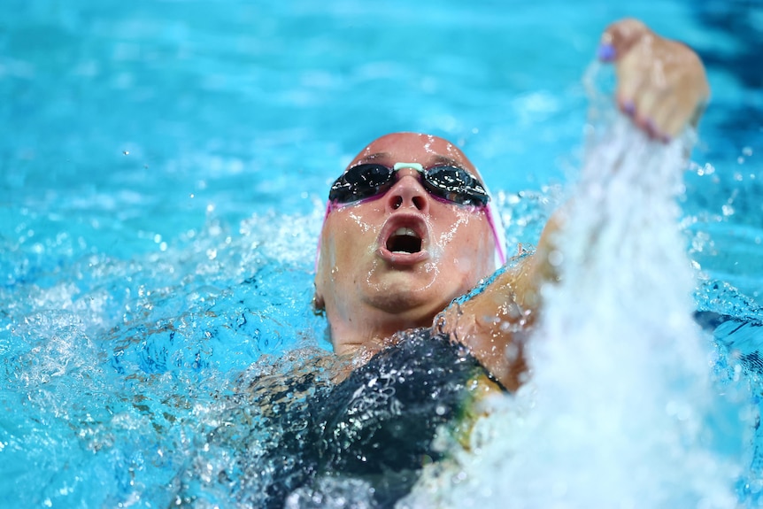 Ella Ramsay swims backstroke