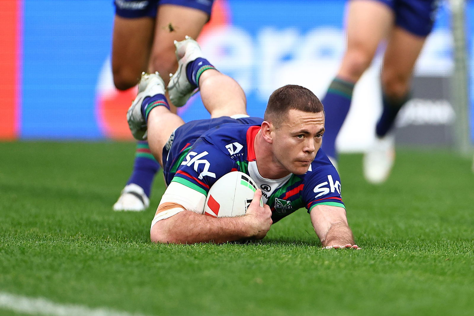 Rocco Berry scores for the NZ Warriors.