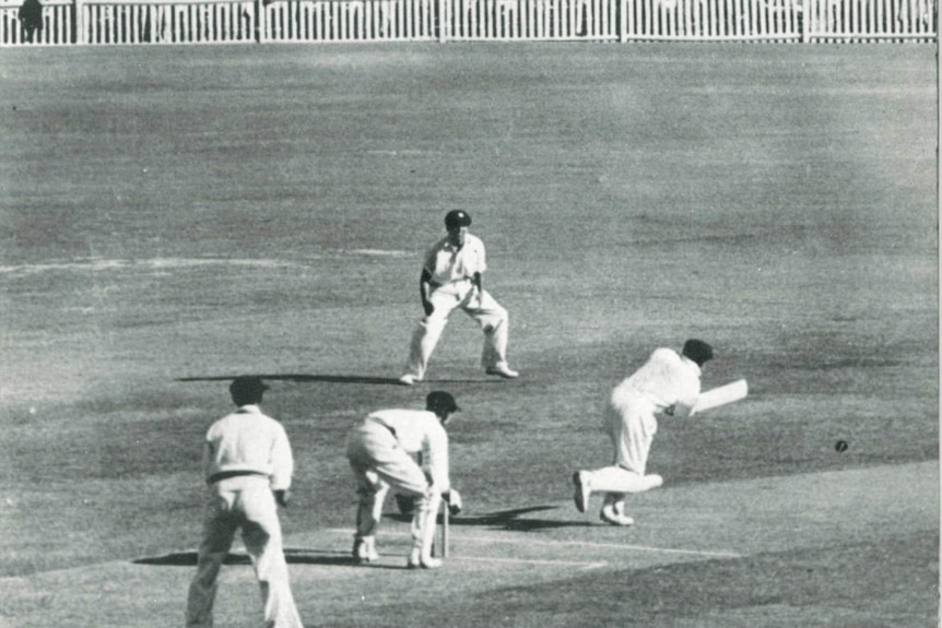 Don Bradman scoring the single which gave him his 100th hundred at the SCG in 1947.