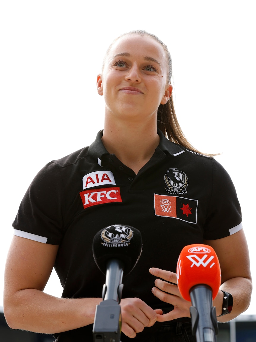  Collingwood captain Ruby Schleicher speaks to the media.