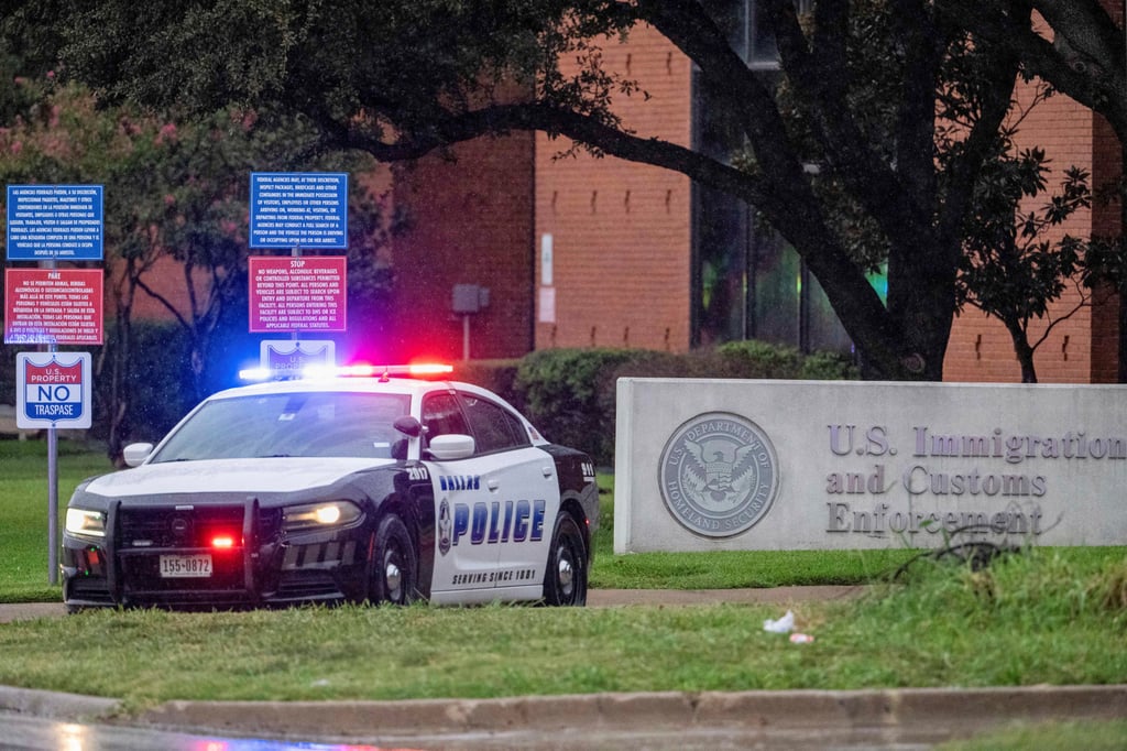 US law enforcement personnel respond at the scene of a shooting at an ICE field office in Dallas on Wednesday. Photo: Reuters US law enforcement personnel respond at the scene of a shooting at an ICE field office in Dallas on Wednesday. Photo: Reuters