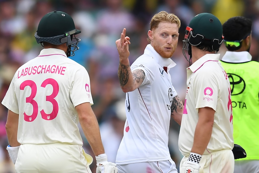 Ben Stokes holds up three fingers at Marnus Labuschagne during a confrontation in the SCG Test.