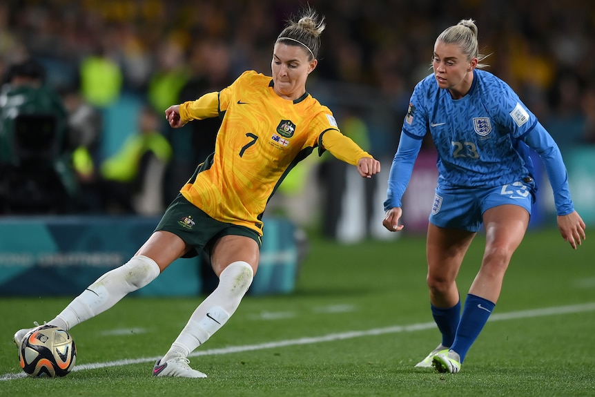 Steph Catley playing for the Matildas against England in Women's World Cup semifinals.