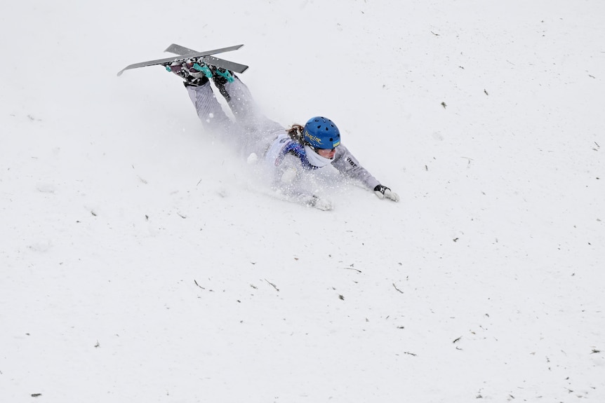 Anhelina Brykina crashes face first