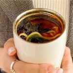 Foreigners flock to Chinese malatang eateries, host birthdays, believe rich soup is healthy