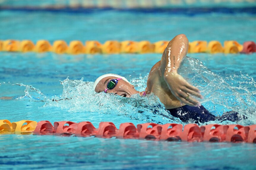Lani Pallister swims