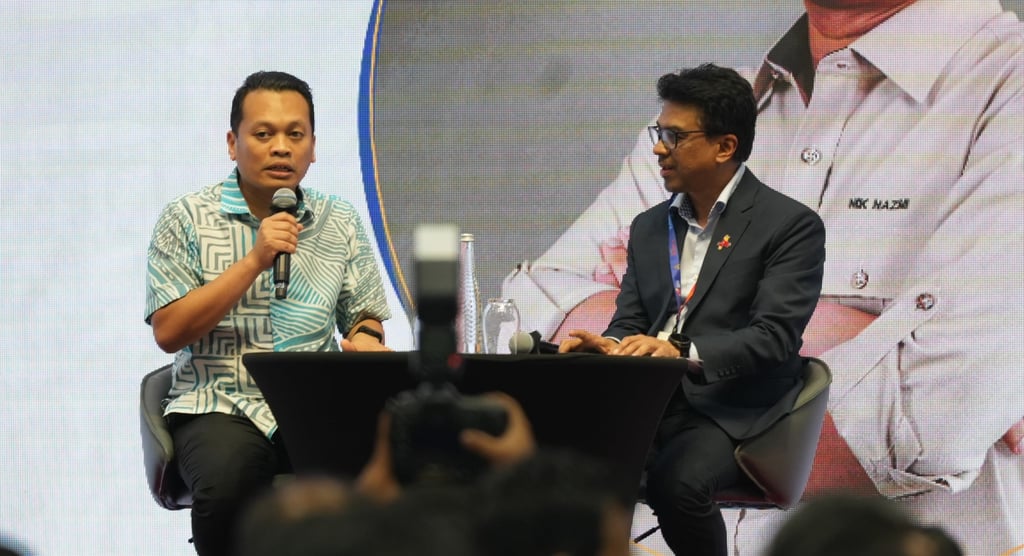 Nik Nazmi Nik Ahmad (left), minister of natural resources and environmental sustainability, and Dato’ Johary Bin Anuar, Selangor deputy state secretary (development) and director of the State Economic Planning Unit at the Selangor Asean Business Conference in Malaysia, in 2024. Photo: File