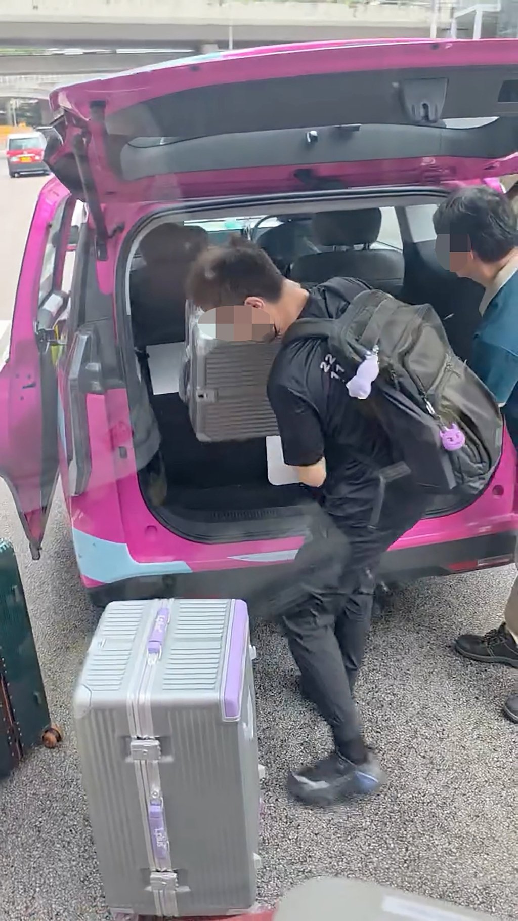 The Transport Department emphasised that drivers must not stop in areas where doing so posed a danger to themselves, their passengers or other road users. Photo: Facebook/hkcaml