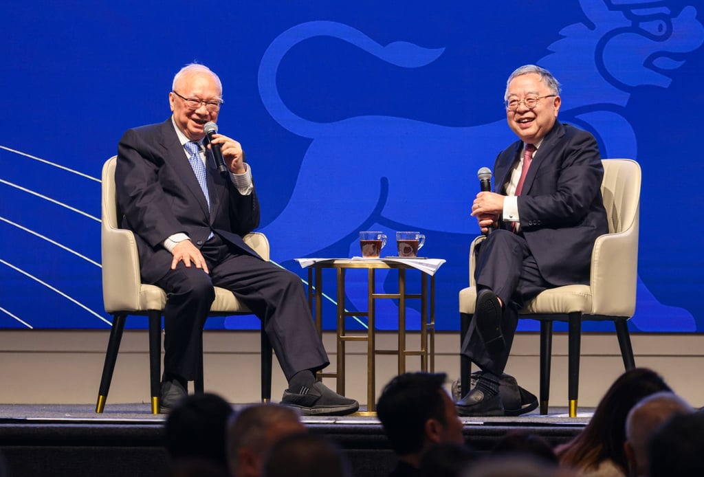 Tycoon Gordon Wu with the Asia Society’s Ronnie Chan at the ceremony. Photo: Nora Tam Tycoon Gordon Wu with the Asia Society’s Ronnie Chan at the ceremony. Photo: Nora Tam