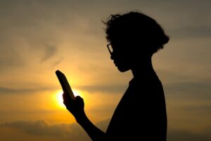 UK’s Starmer gives Apple, Google 3 months to stop children sending nude images