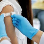 Teenagers from 15 should be given free MenB vaccine, say UK experts
