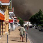 Tourists describe their escape from France wildfires