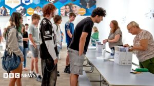 ‘Relentless’ GCSE resit cycle ‘simply not working’, school and college leaders say