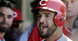 Cincinnati Reds’ Eugenio Suárez Becomes an American – What Happened Next Made It Even Better