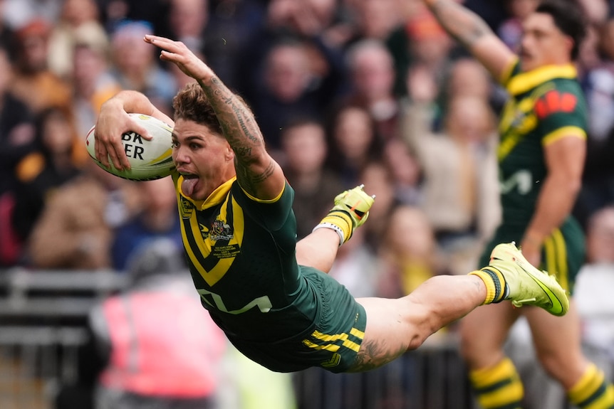 Reece Walsh dives